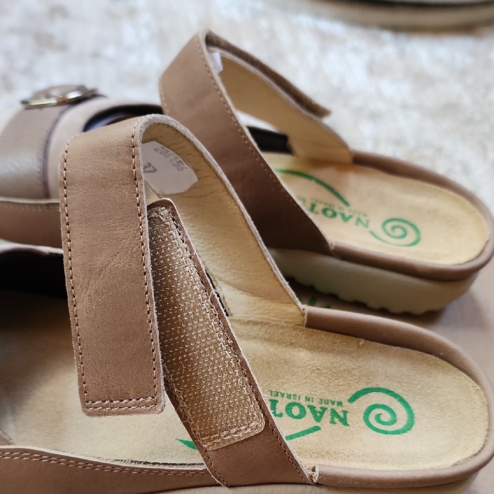 Naot Brown Mules Comfortable Slip-On Clogs - Picture 4 of 6